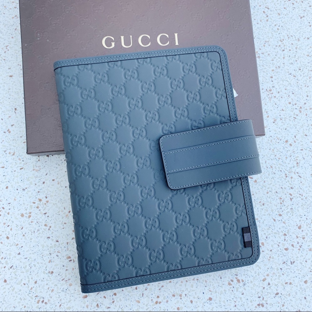 EUC Authentic Gucci GG Rubber Ipad 2 Case Unisex Grey